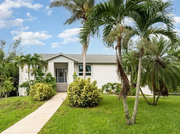 1021 99th St NW, Bradenton, FL 34209