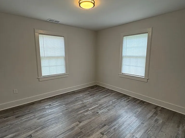 506 Watson Ave — Photo 2
