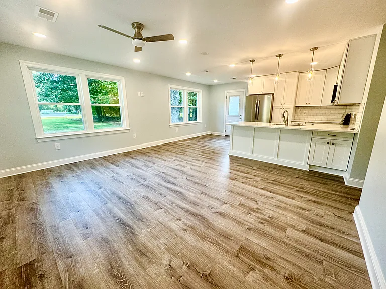 Living room & Kitchen