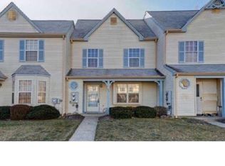 17 Knoll Dr, Blackwood, NJ 08012