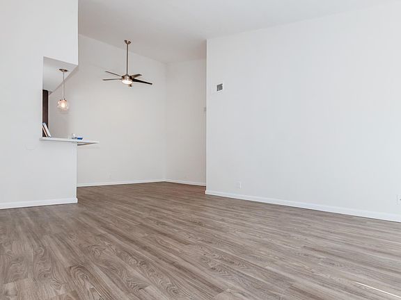 3rd image of 10081 Rio San Diego Dr APT 328