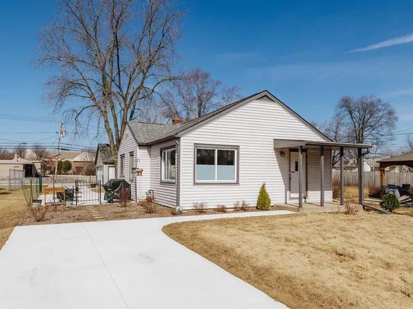 13818 West Meadow LANE, New Berlin, WI 53151