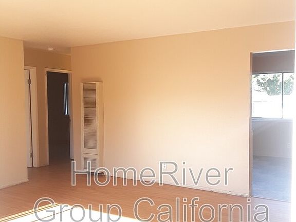 4th image of 2125 North Ave APT 2