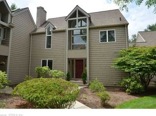 33 Timberwood Rd, West Hartford, CT 06117