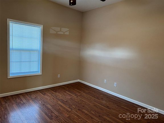 5th image of 1611 B Ave SE