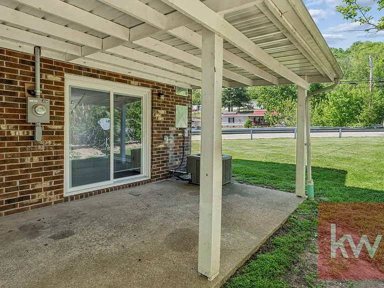 340 E Carters Valley Rd — Photo 25