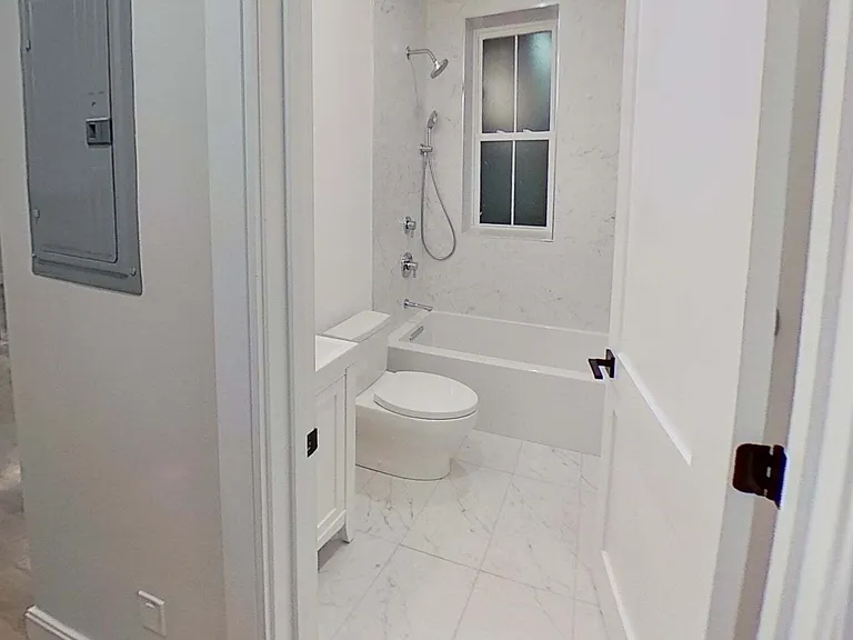 47 Englewood Ave #2L — Photo 4