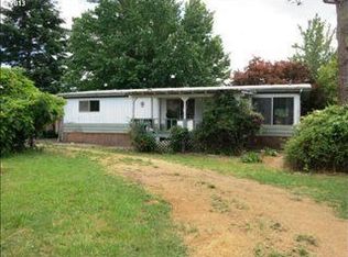 958 Cleveland Rapids Rd, Roseburg, OR 97471