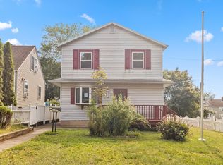 561 Canaan Rd, Stratford, CT 06614