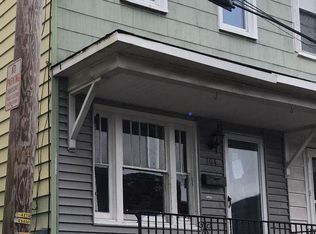 304 W New York St, Shenandoah, PA 17976