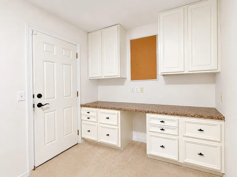 1823 Strongs Ct — Photo 38