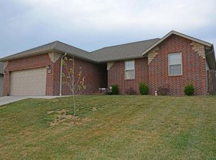 1304 N Farmington Dr, Ozark, MO 65721