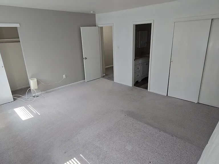 70 Colonial Dr — Photo 8