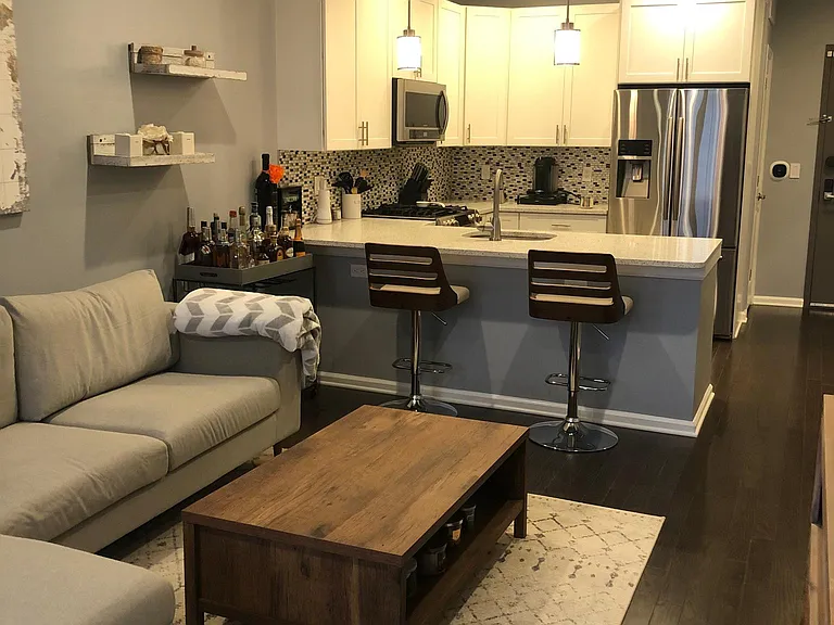 850 Newark Ave — Photo 2