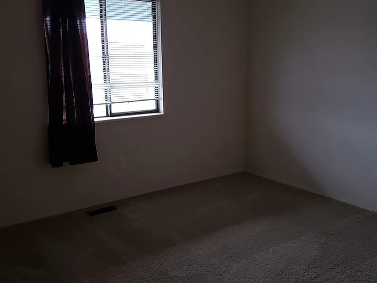 1410 Crete Ct #F — Photo 3