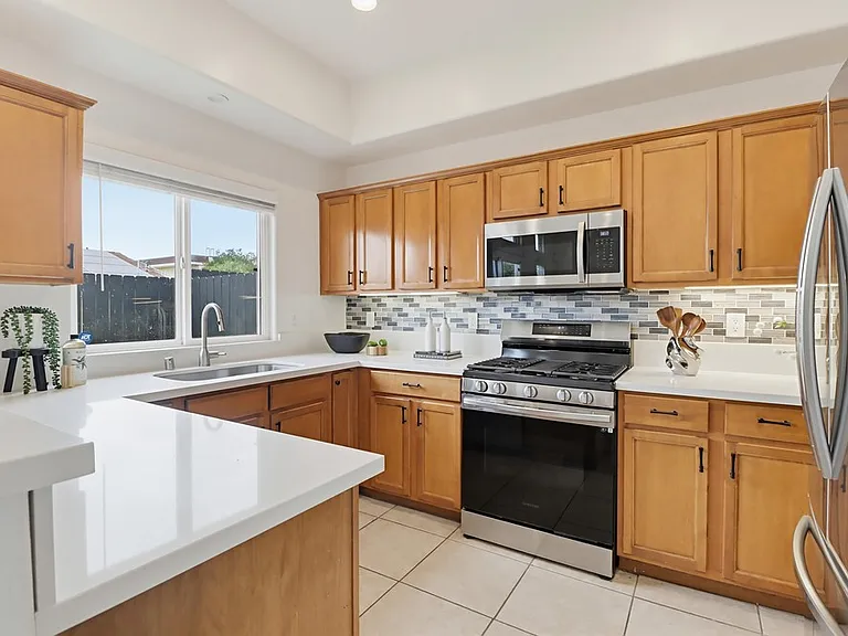 1774 Elm Ave — Photo 20