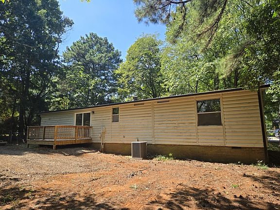 5th image of 840 Armstrong Ln