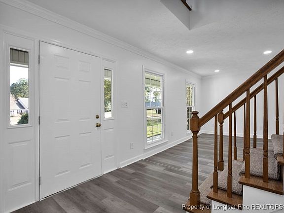 5th image of 452 Foxwood Dr