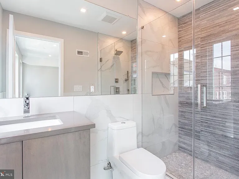 1619 Bainbridge St #3 — Photo 13