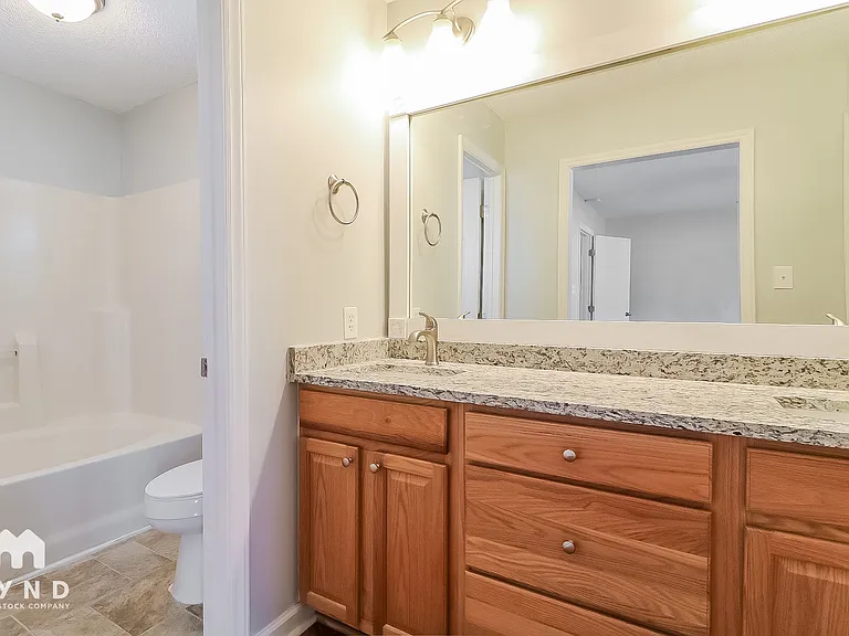 928 Shannondale Dr — Photo 16