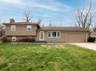 9311 W 95th St, Overland Park, KS 66212