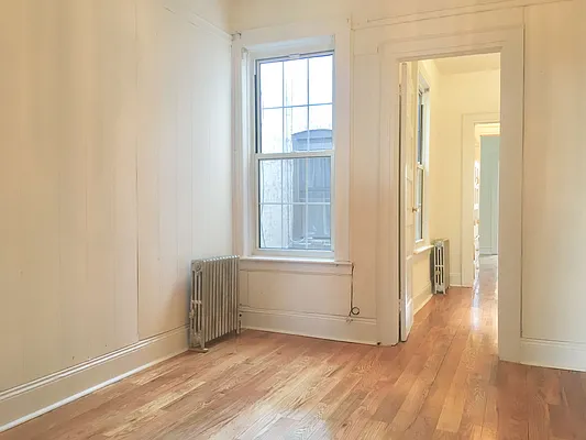 Rented by Premier Metro Realty Corp | media 7