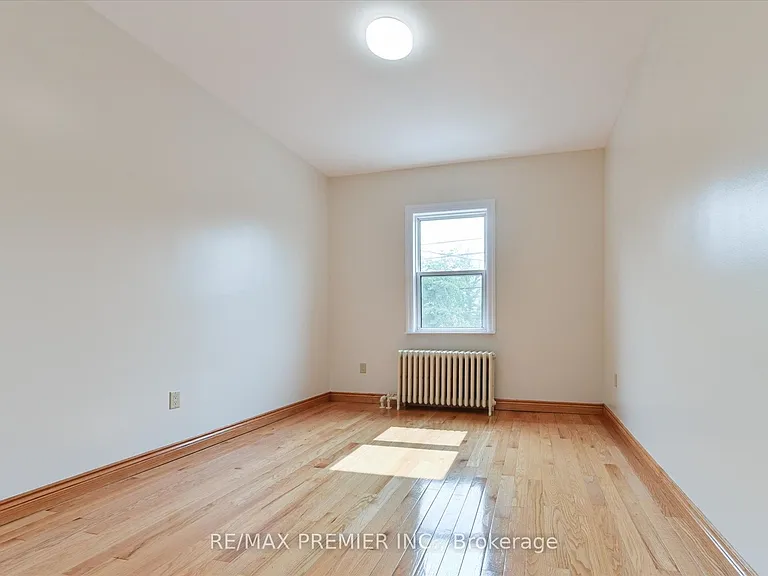 1575 Bayview Ave — Photo 9