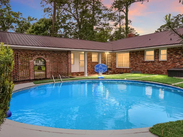 109 Quaker St, Saint George, SC 29477