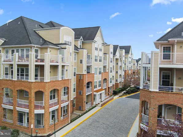 2701 Bellforest Ct APT 309, Vienna, VA 22180