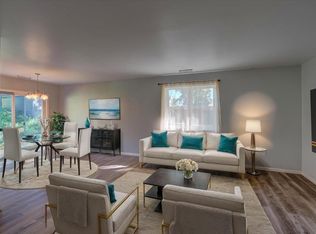 826 Burr Oak Ln, Madison, WI 53713