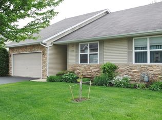 1151 Rose Dr, Sycamore, IL 60178