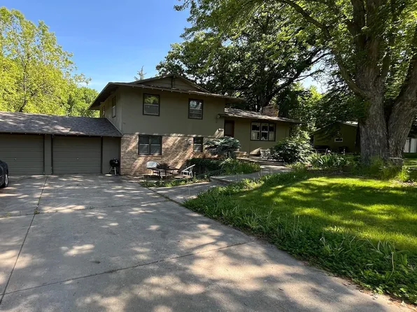 4132 Maplewood Rd, Saint Bonifacius, MN 55375