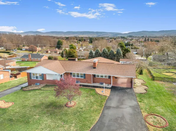 81 Avon Ave, Waynesboro, VA 22980