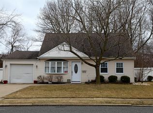 52 Appleton Dr, Hazlet, NJ 07730