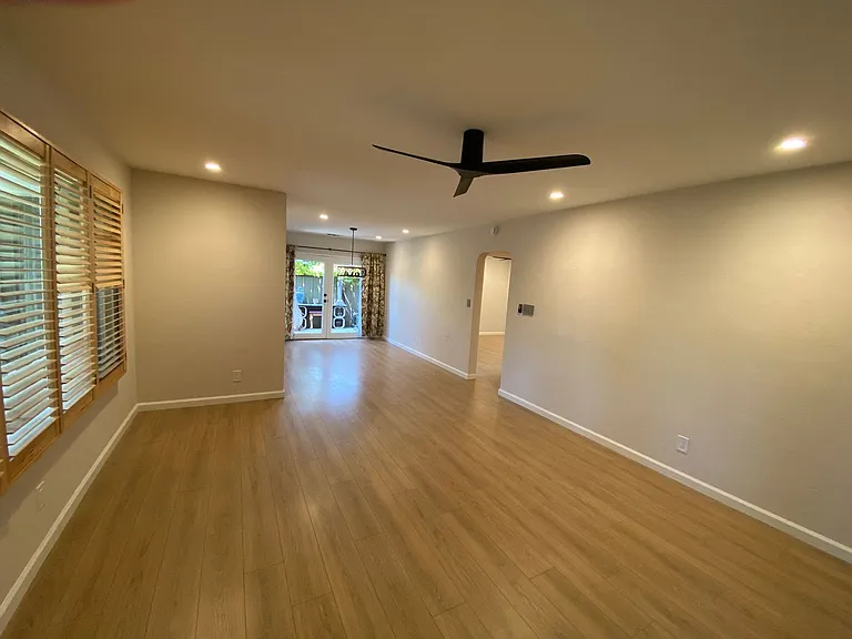 2414-18 Monroe Ave #2414 MONROE AVENUE — Photo 3