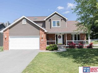 4940 Bear Creek Rd, Lincoln, NE 68516