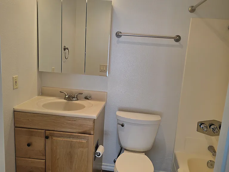 305 Harrisburg Dr — Photo 7