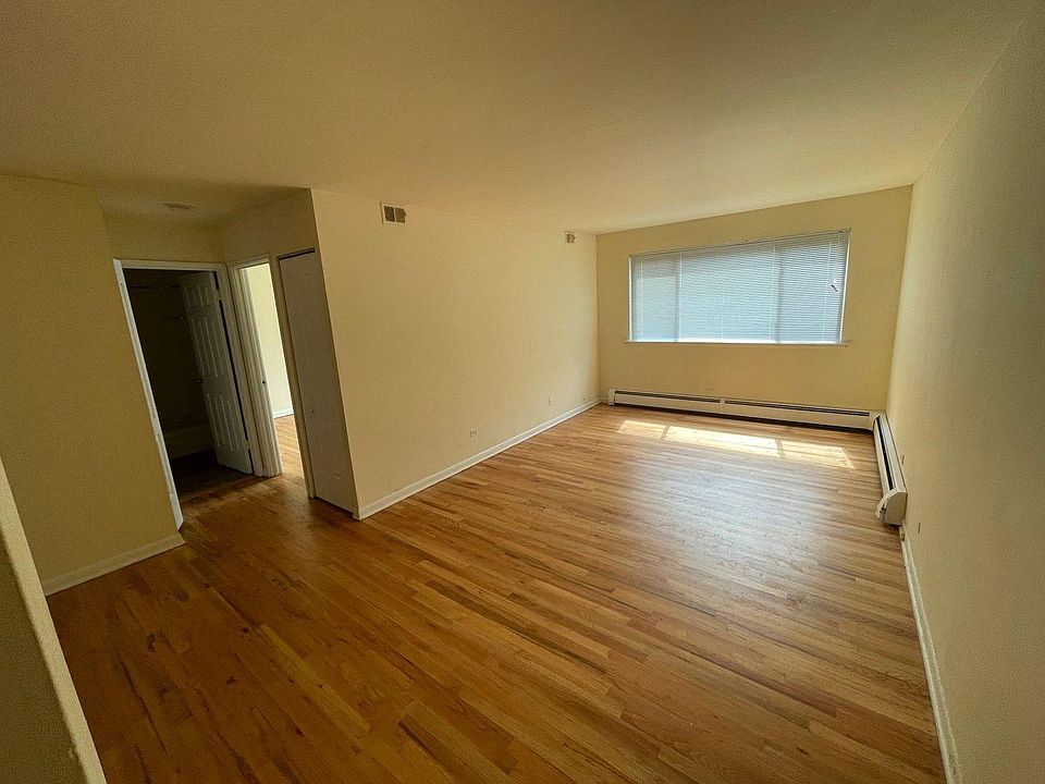 1st image of 411 W Barry Ave #510