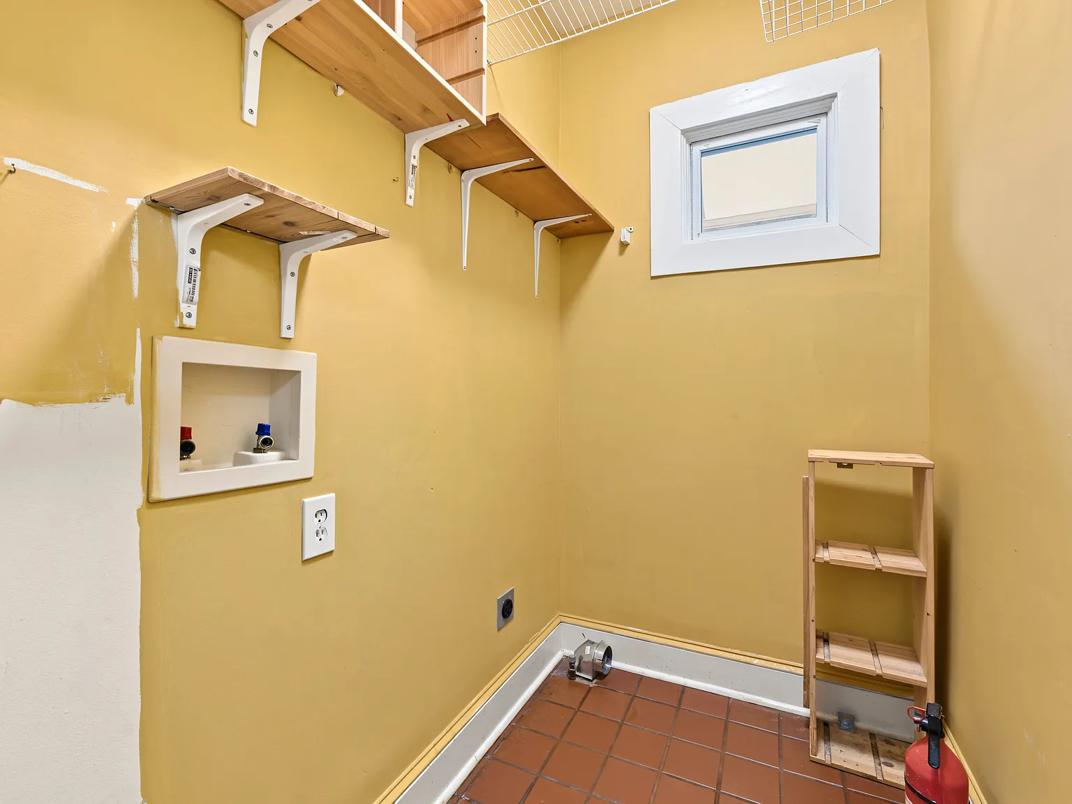 3 bed, 2016 sqft, $3,500 — Photo 2