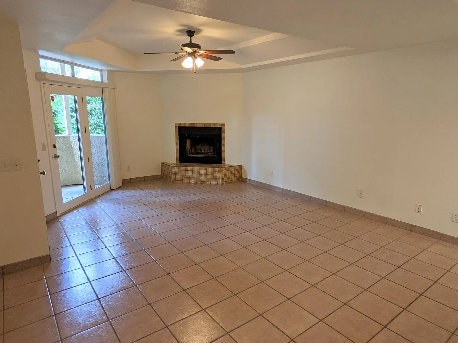 2 bed, 938 sqft, $1,325 — Photo 2