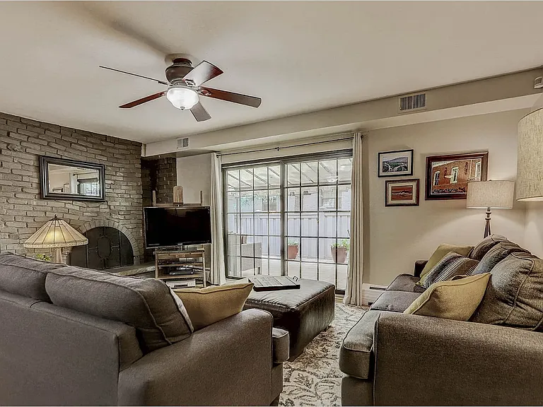 3528 S Ivanhoe St — Photo 13