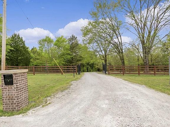 3rd image of 138 Herbert Neal Rd