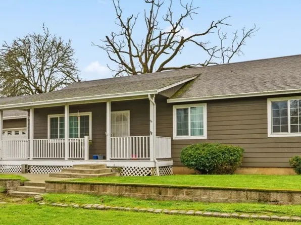 2966 NE Douglas Ave, Roseburg, OR 97470