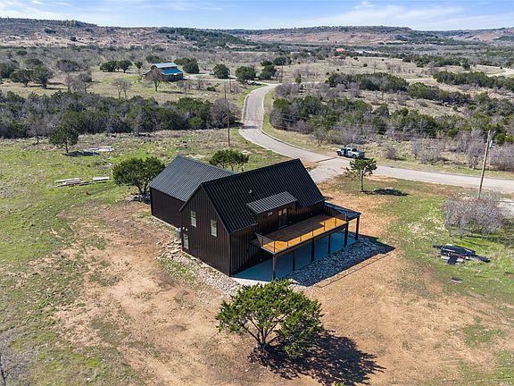 3rd image of 1053 Bluff Creek Dr