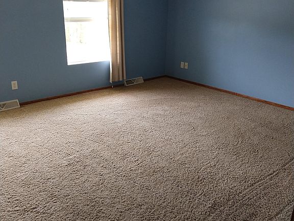 Larger upstairs bedroom.