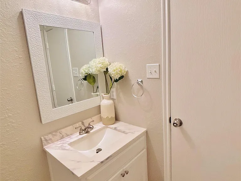 8134 Sanders Forest Ct — Photo 29
