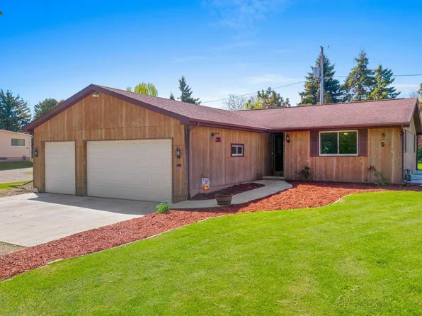1842 N Oakwood Rd, Oshkosh, WI 54904
