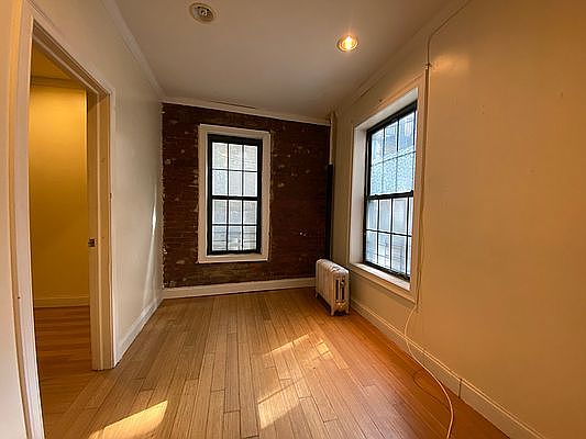3rd image of 552 Lincoln Pl #1P