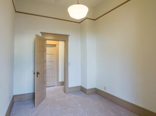 159 Howe St #1, Seattle, WA 98109