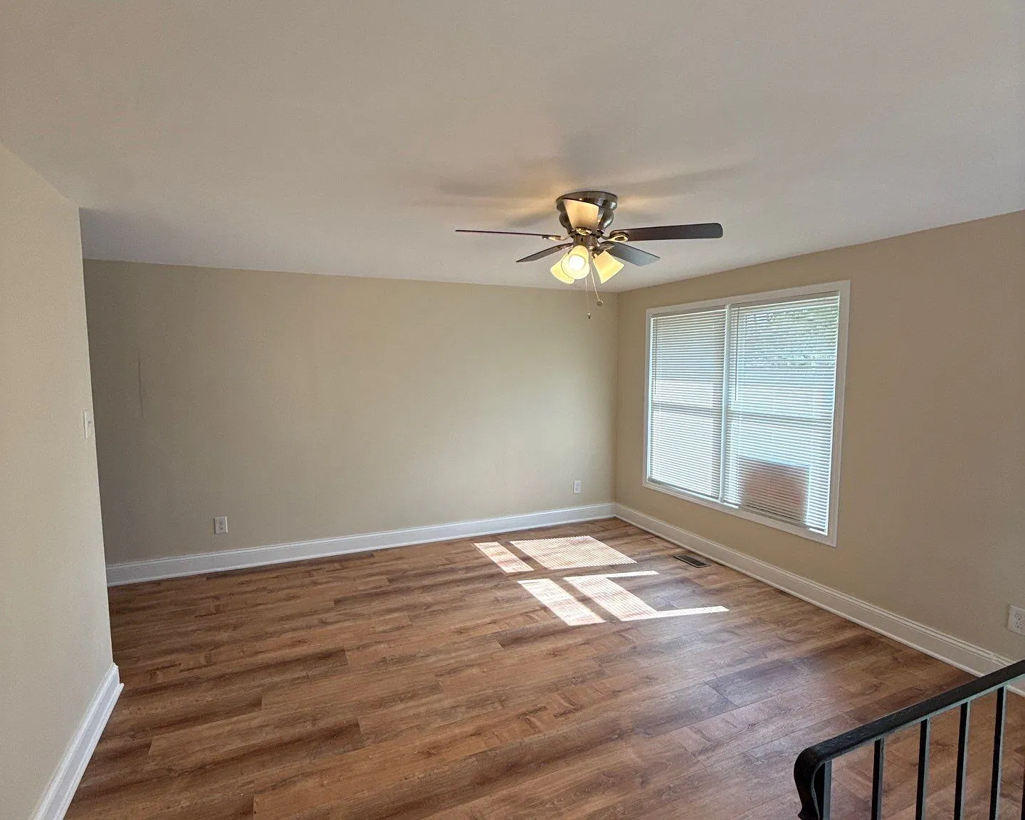 3 bed, 1958 sqft, $2,700 — Photo 3